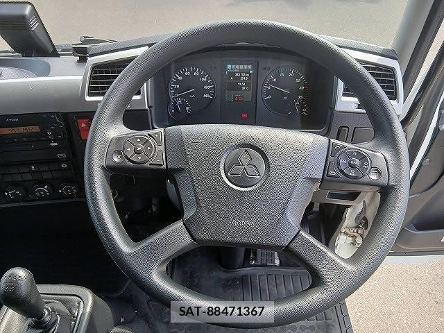 Mitsubishi FIGHTER 2020-02 8626746-11
