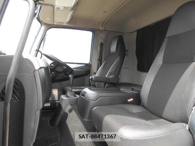 Mitsubishi FIGHTER 2020-02 8626746-14