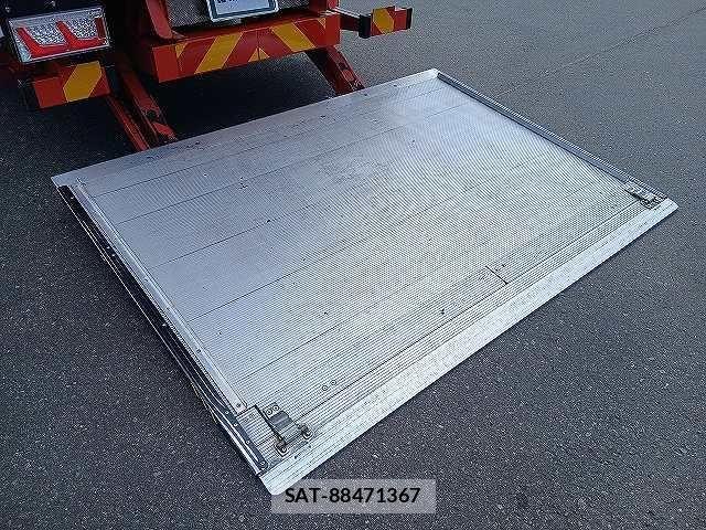 Mitsubishi FIGHTER 2020-02 8626746-7