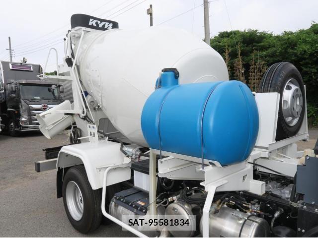 Mitsubishi FIGHTER 2025-07 8626740-11