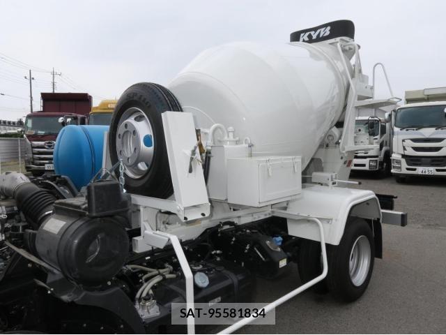Mitsubishi FIGHTER 2025-07 8626740-12