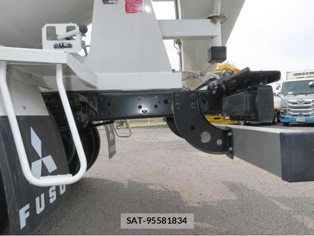 Mitsubishi FIGHTER 2025-07 8626740-16