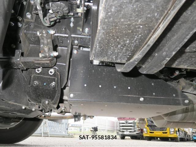Mitsubishi FIGHTER 2025-07 8626740-19