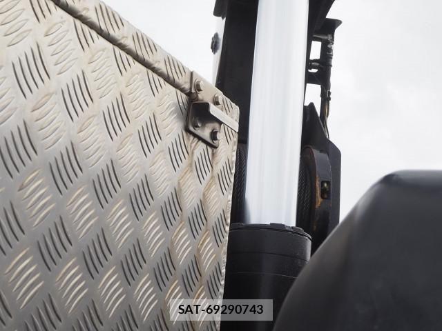 Mitsubishi FIGHTER 2015-12 8626743-11