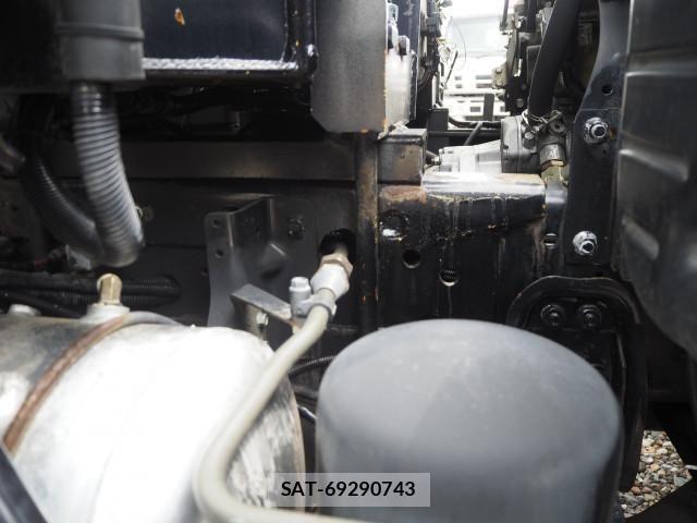 Mitsubishi FIGHTER 2015-12 8626743-21