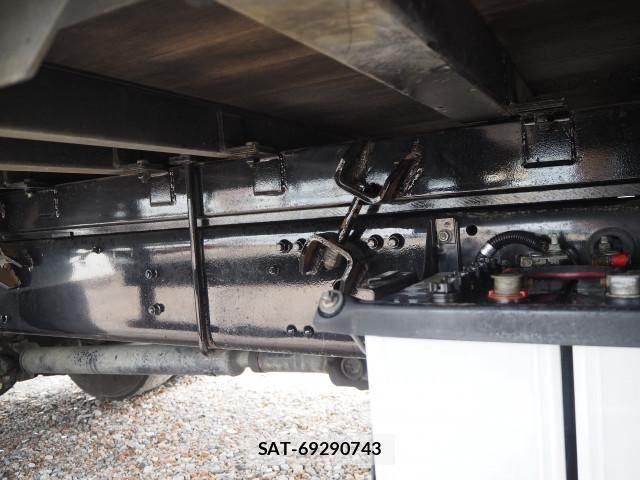 Mitsubishi FIGHTER 2015-12 8626743-23