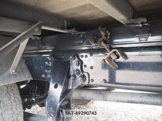 Mitsubishi FIGHTER 2015-12 8626743-24