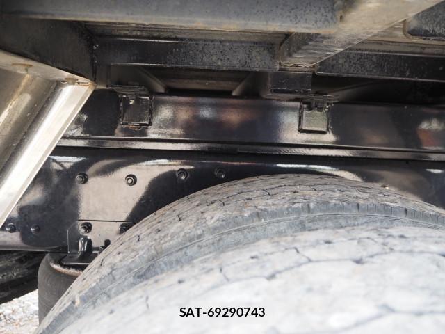 Mitsubishi FIGHTER 2015-12 8626743-26