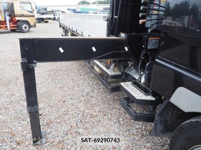 Mitsubishi FIGHTER 2015-12 8626743-8