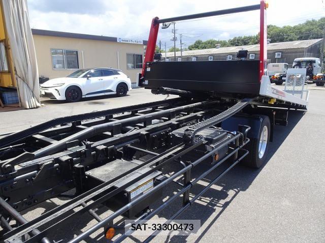 Mitsubishi FIGHTER 2025-05 8626737-10
