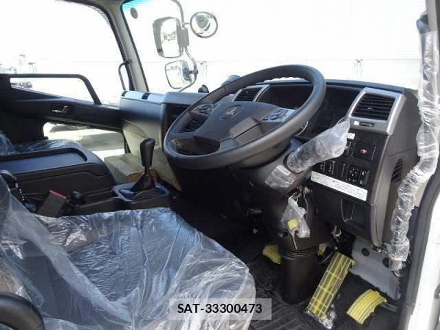 Mitsubishi FIGHTER 2025-05 8626737-17