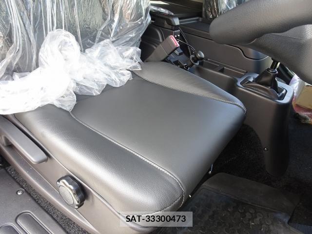 Mitsubishi FIGHTER 2025-05 8626737-18
