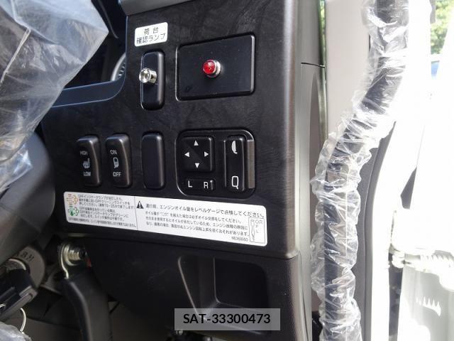 Mitsubishi FIGHTER 2025-05 8626737-24