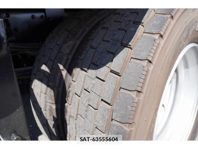 Mitsubishi FIGHTER 2024-04 8626736-9