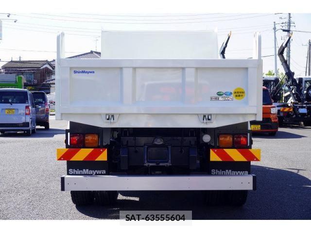 Mitsubishi FIGHTER 2024-04 8626736-3