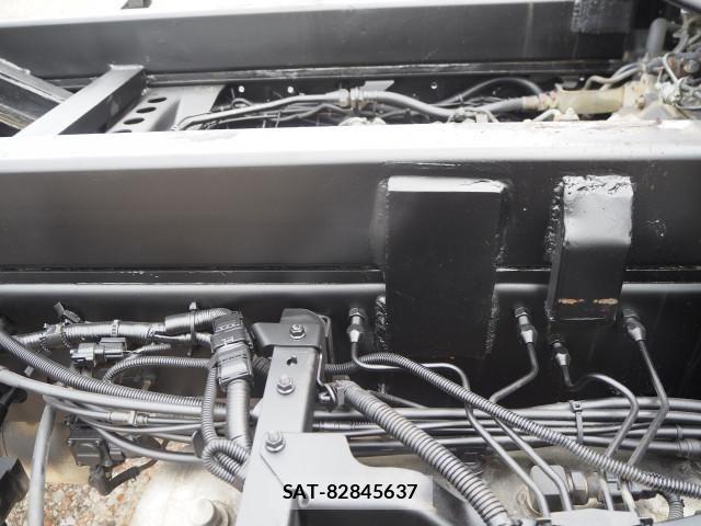 Mitsubishi FIGHTER 2011-07 8626745-11