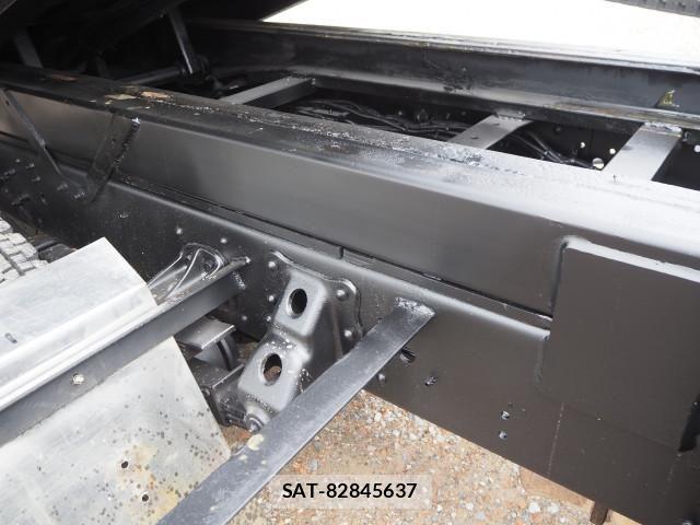 Mitsubishi FIGHTER 2011-07 8626745-13