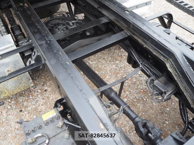 Mitsubishi FIGHTER 2011-07 8626745-15