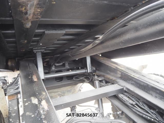 Mitsubishi FIGHTER 2011-07 8626745-17