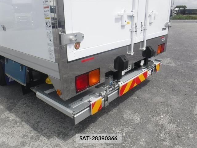 Mitsubishi FIGHTER 2025-11 8626738-16
