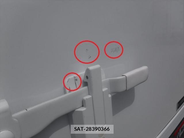 Mitsubishi FIGHTER 2025-11 8626738-19