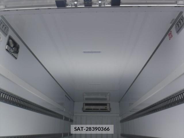 Mitsubishi FIGHTER 2025-11 8626738-29