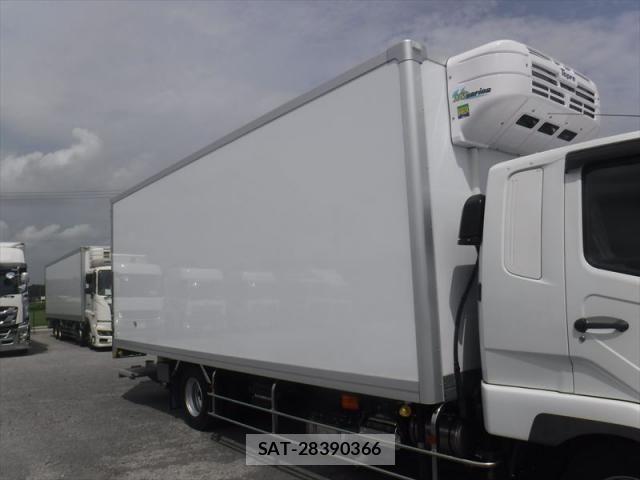 Mitsubishi FIGHTER 2025-11 8626738-4