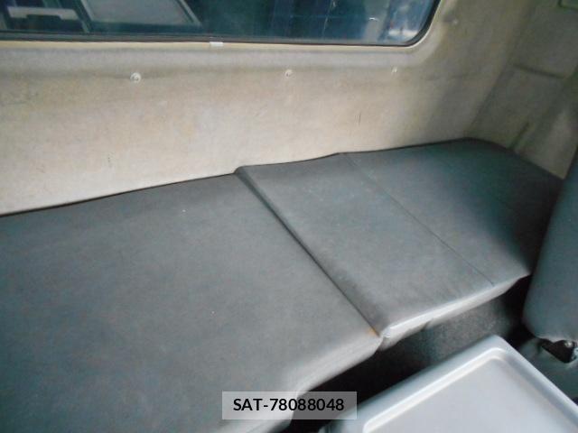 Mitsubishi FIGHTER 2008-01 8626752-16