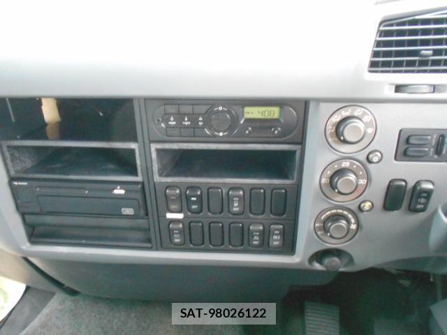 Mitsubishi FIGHTER 2015-09 8626753-15