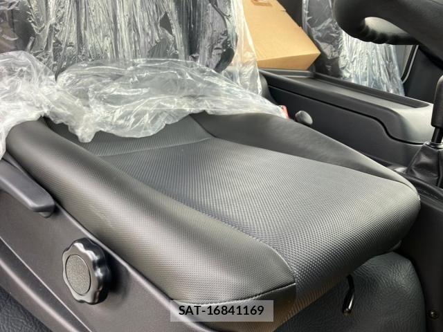 Mitsubishi FIGHTER 2026-02 8626739-18