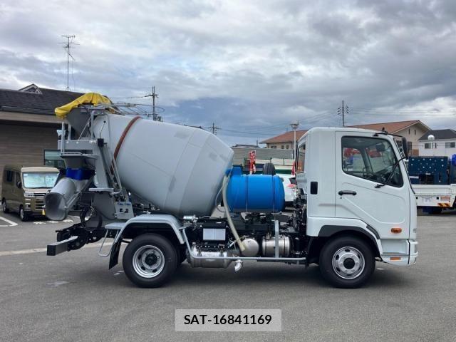 Mitsubishi FIGHTER 2026-02 8626739-5