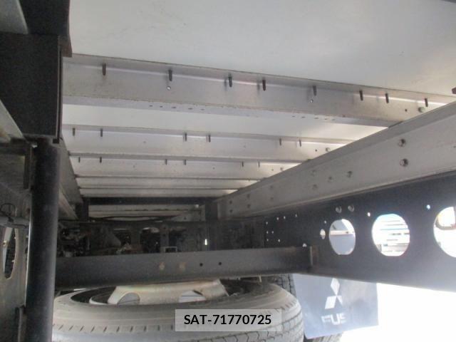Mitsubishi FIGHTER 2017-08 8626755-21
