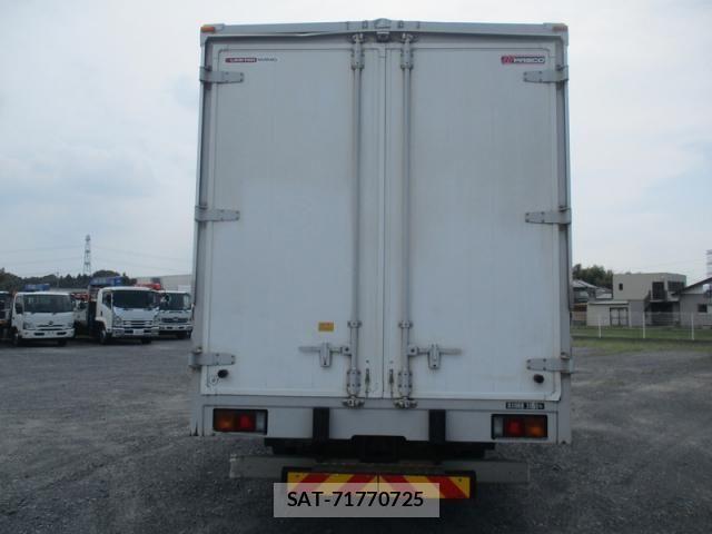 Mitsubishi FIGHTER 2017-08 8626755-8