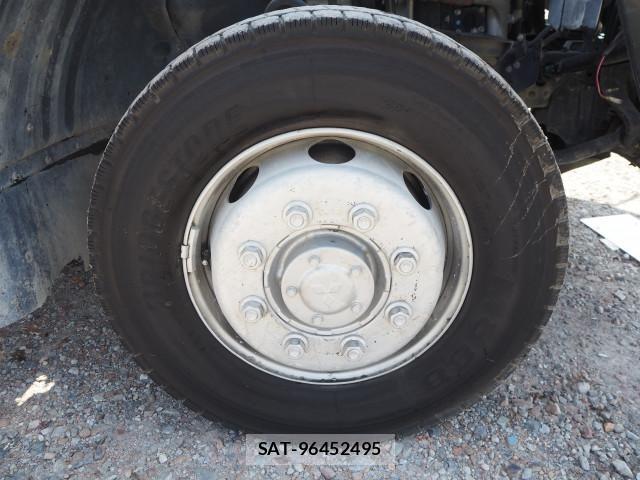 Mitsubishi FIGHTER 2010-11 8626744-10
