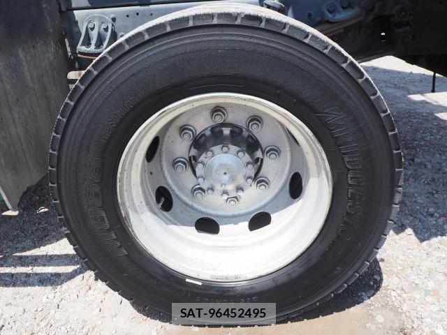 Mitsubishi FIGHTER 2010-11 8626744-24
