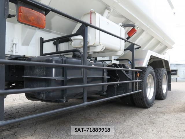Mitsubishi FIGHTER 2024-02 8659050-12