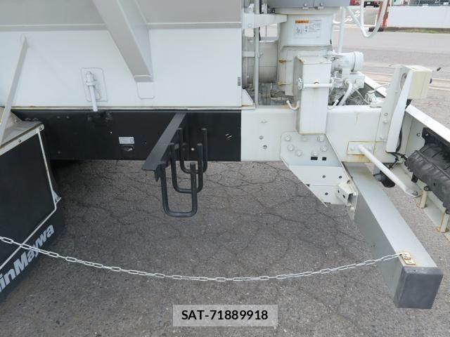 Mitsubishi FIGHTER 2024-02 8659050-14
