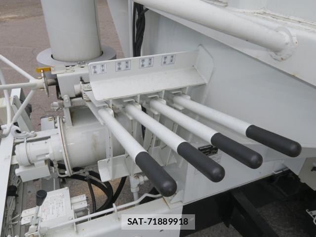 Mitsubishi FIGHTER 2024-02 8659050-17