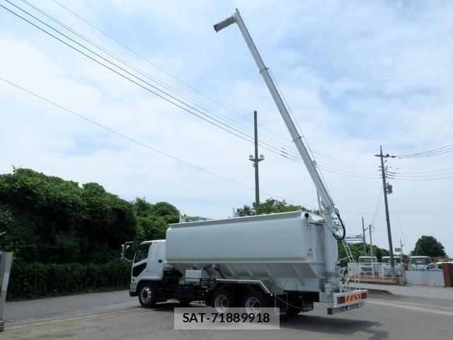 Mitsubishi FIGHTER 2024-02 8659050-19