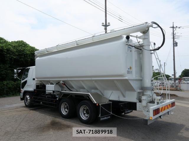 Mitsubishi FIGHTER 2024-02 8659050-2