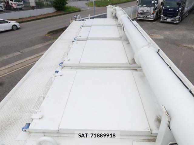 Mitsubishi FIGHTER 2024-02 8659050-5