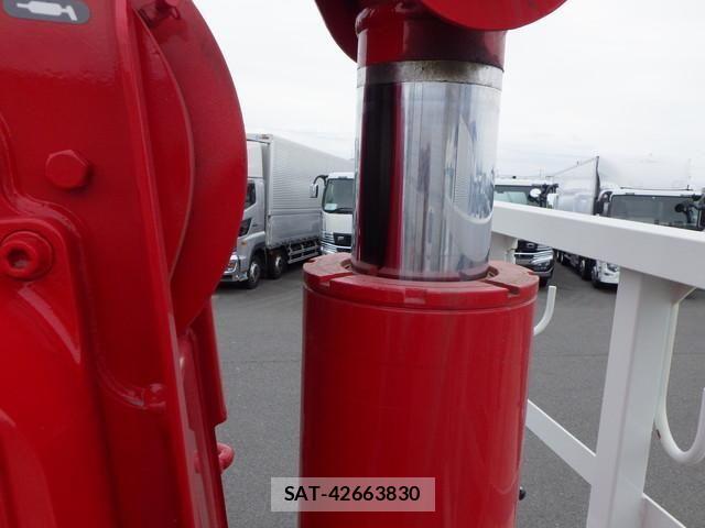 Mitsubishi FIGHTER 2026-04 8659048-17