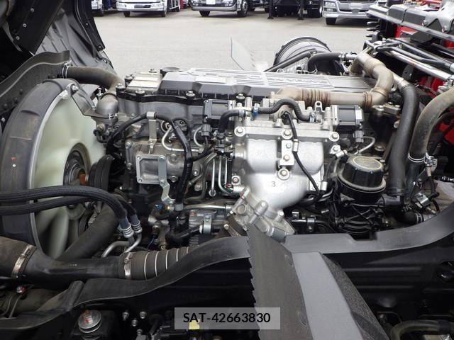 Mitsubishi FIGHTER 2026-04 8659048-27