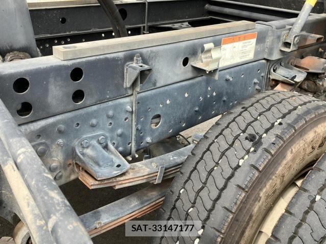 Mitsubishi FIGHTER 2015-05 8659057-13