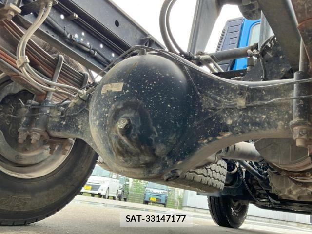 Mitsubishi FIGHTER 2015-05 8659057-15