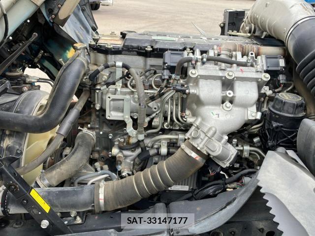 Mitsubishi FIGHTER 2015-05 8659057-16