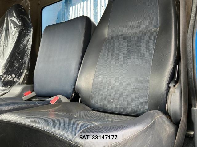 Mitsubishi FIGHTER 2015-05 8659057-19