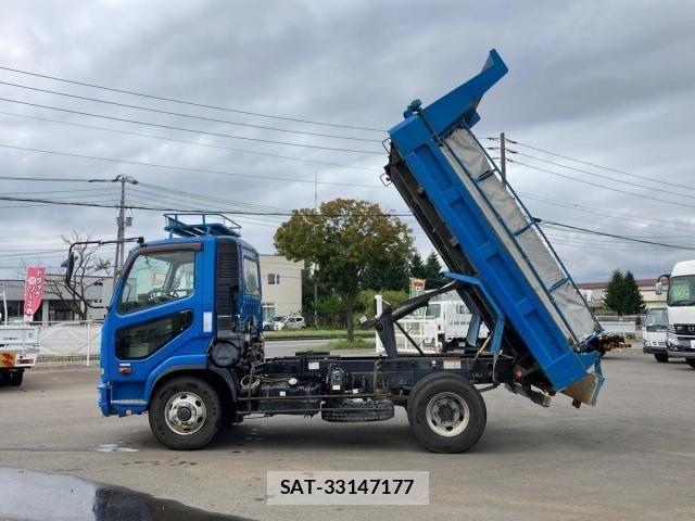 Mitsubishi FIGHTER 2015-05 8659057-4