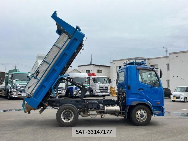 Mitsubishi FIGHTER 2015-05 8659057-5