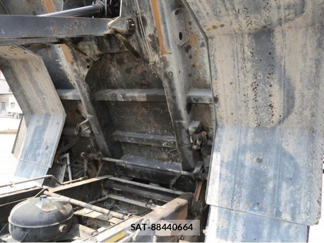 Mitsubishi FIGHTER 2019-02 8666132-11